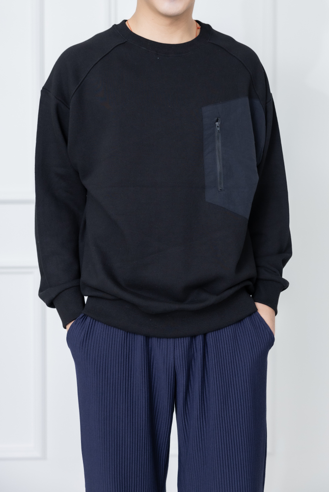 긴팔 胸前拉鍊口袋長袖上衣／黑色