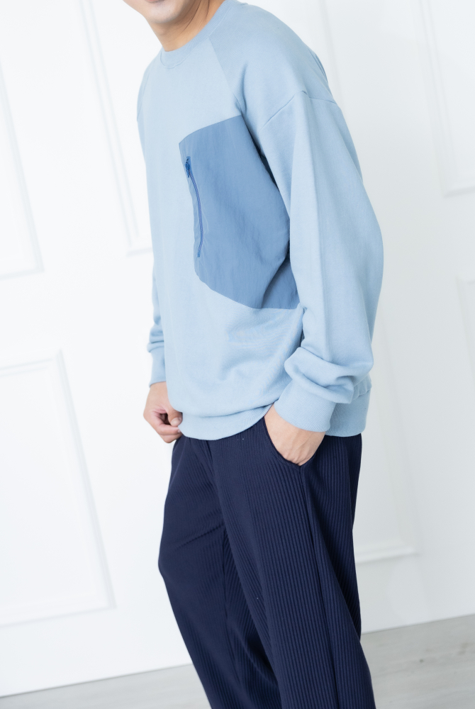 긴팔 胸前拉鍊口袋長袖上衣／藍色