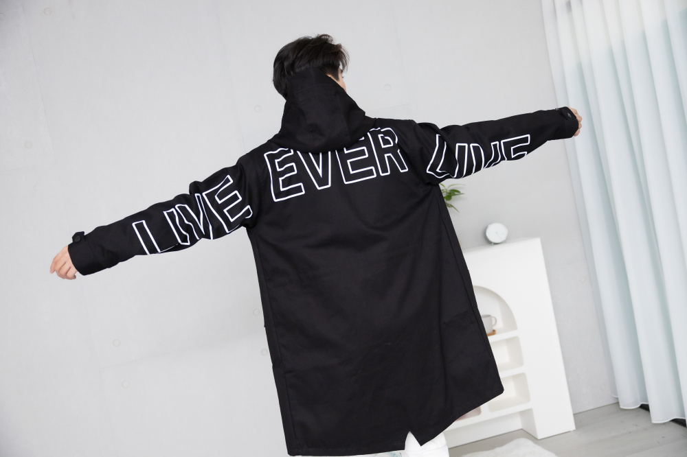 코트 LIVE連帽大衣外套／黑色