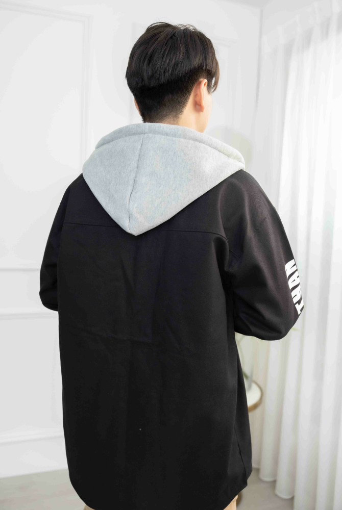 코트 袖上字母拼色連帽鈕扣外套 / 黑色