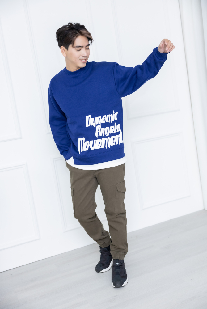 긴팔 下擺拼接內刷毛長袖上衣／藍色