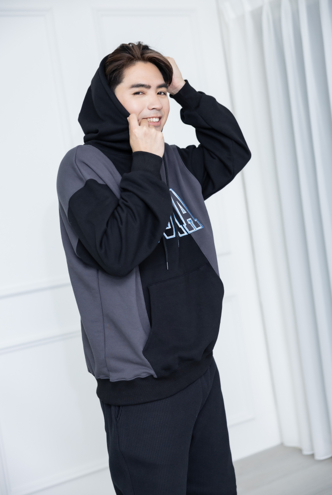 긴팔 黑拼灰長袖帽T