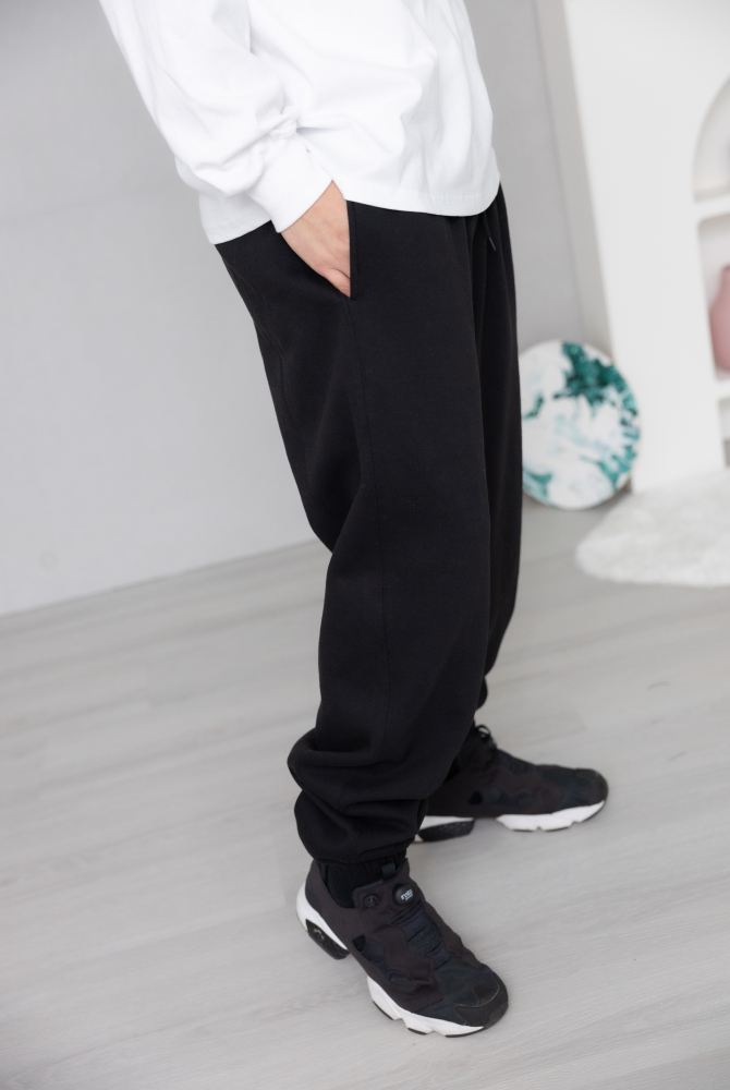 긴 바지 鬆緊褲腳棉長褲／黑色