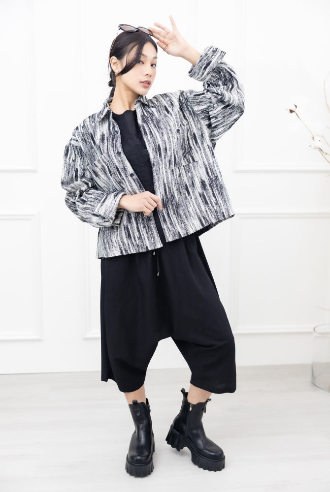 코트 油漆感短外套