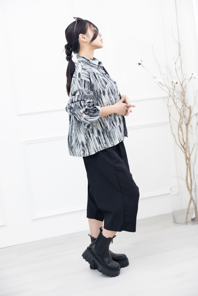 코트 油漆感短外套