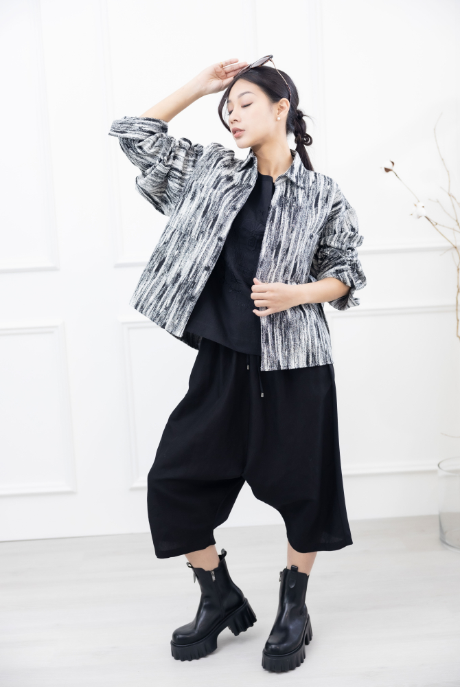 코트 油漆感短外套