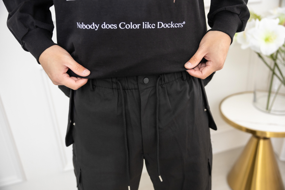 긴 바지 舒適多口袋鬆緊長褲／黑色