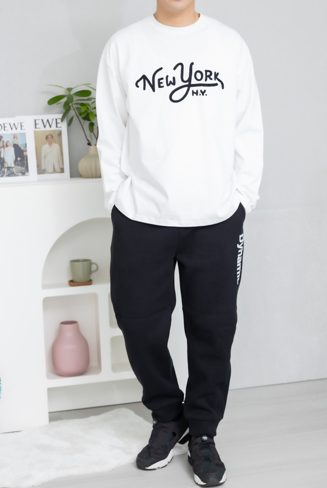 긴팔 紐約電繡字長袖上衣／白色