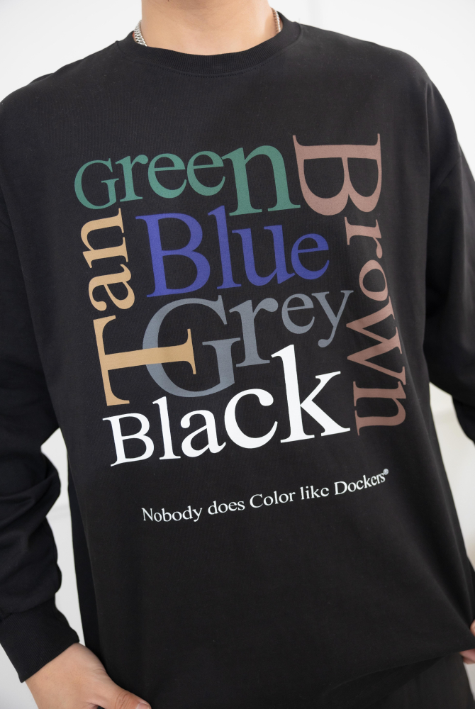 긴팔 顏色英文印花長袖上衣／黑色