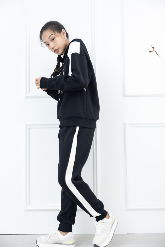 긴 바지 束口休閒褲 / 黑白拼接