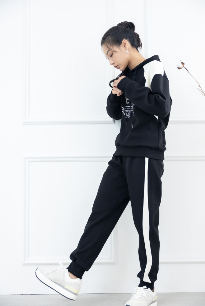 긴 바지 束口休閒褲 / 黑白拼接