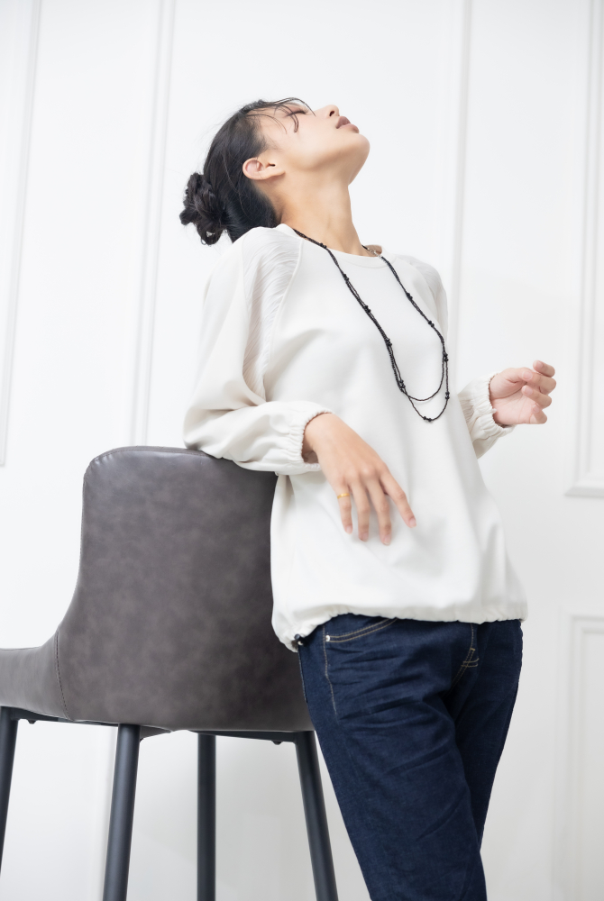 긴팔 下擺抽繩袖口束口七分袖上衣 / 米白色