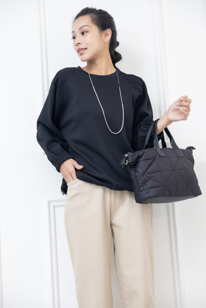 긴팔 下擺抽繩袖口束口七分袖上衣 / 黑色