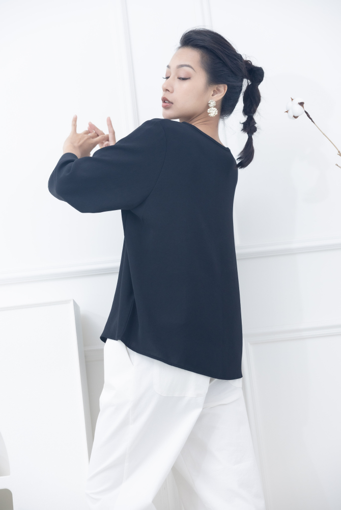 긴팔 黑車縫線襟片七分袖上衣 / 黑色