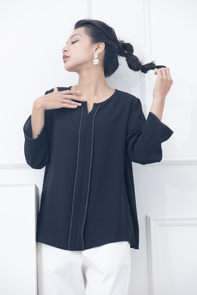 긴팔 黑車縫線襟片七分袖上衣 / 黑色