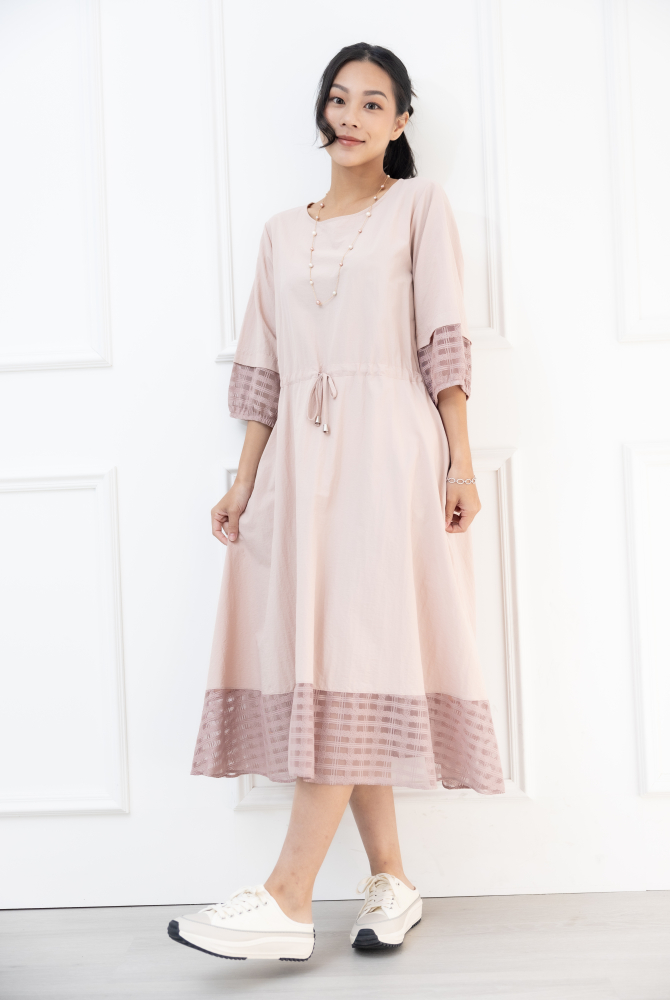 원피스 抽繩收腰七分袖洋裝 / 粉膚色