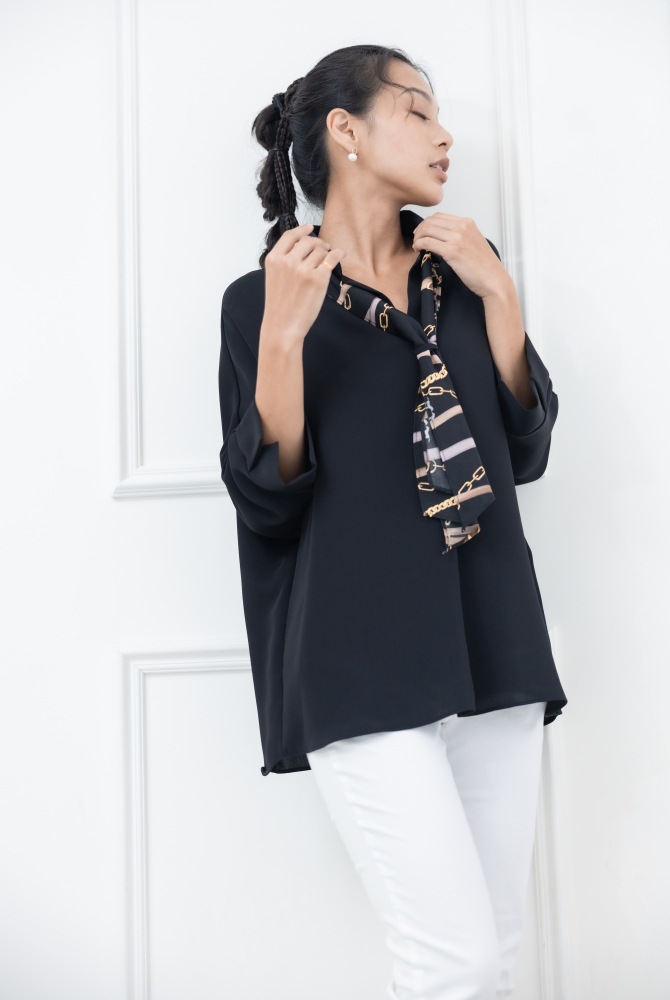 긴팔 立領落肩七分袖上衣(附領巾 ) / 黑色