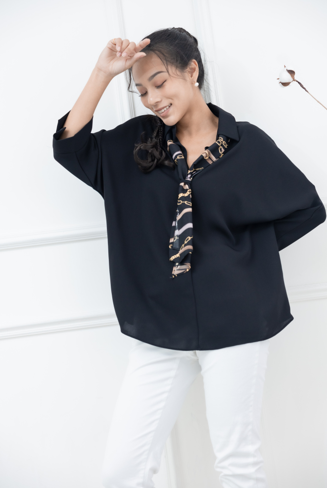 긴팔 立領落肩七分袖上衣(附領巾 ) / 黑色