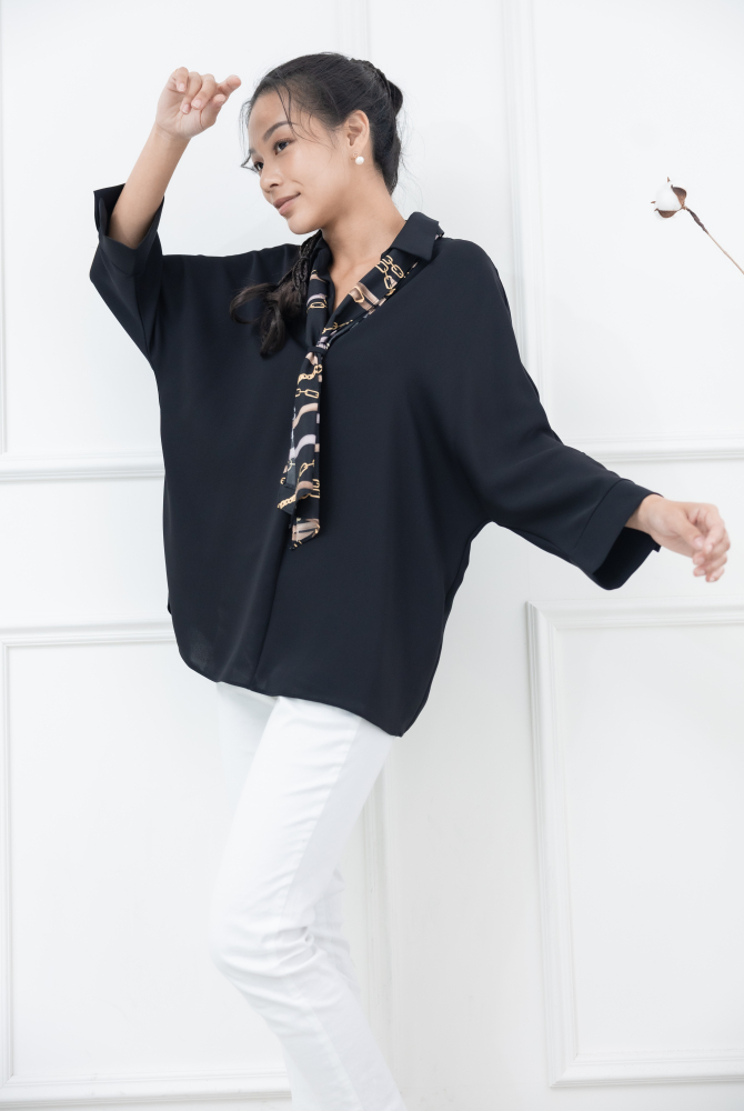 긴팔 立領落肩七分袖上衣(附領巾 ) / 黑色