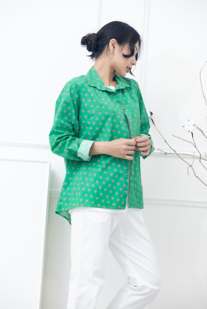 긴팔 粉花立領長袖襯衫 / 綠色