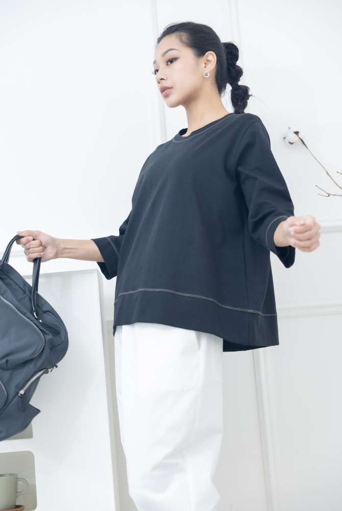 긴팔 撞色車縫線後壓褶上衣 / 黑色
