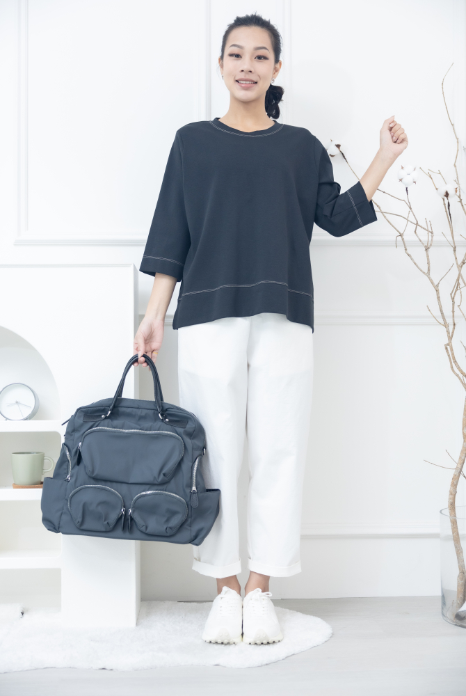 긴팔 撞色車縫線後壓褶上衣 / 黑色