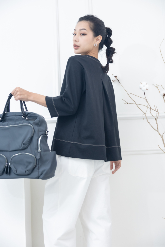 긴팔 撞色車縫線後壓褶上衣 / 黑色