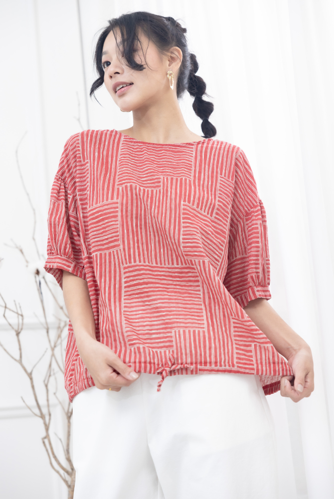 반팔 白色線條交錯下擺抽繩上衣 / 紅色