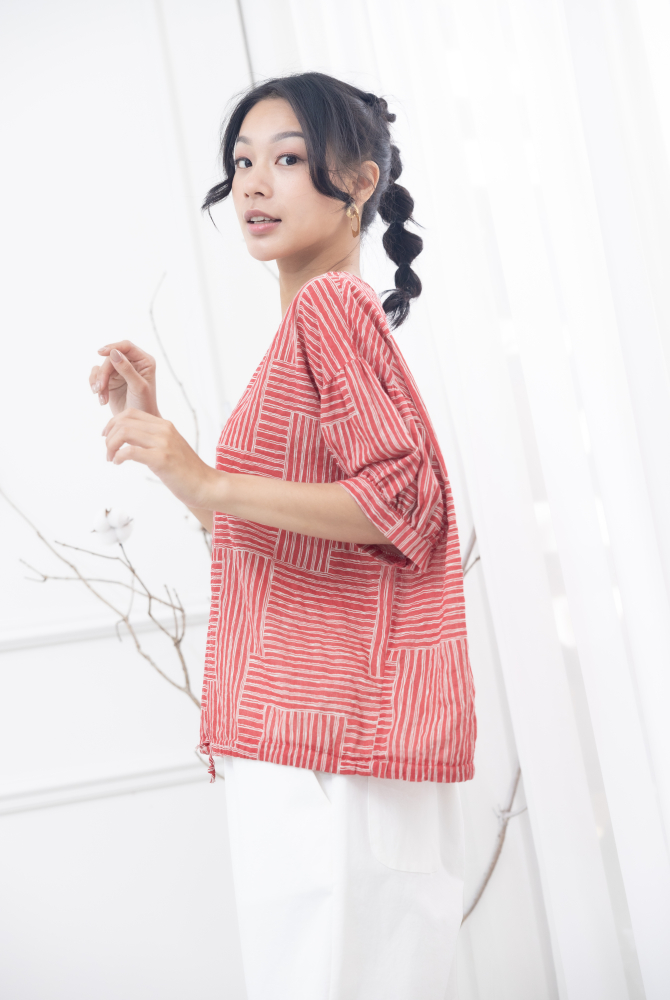 반팔 白色線條交錯下擺抽繩上衣 / 紅色