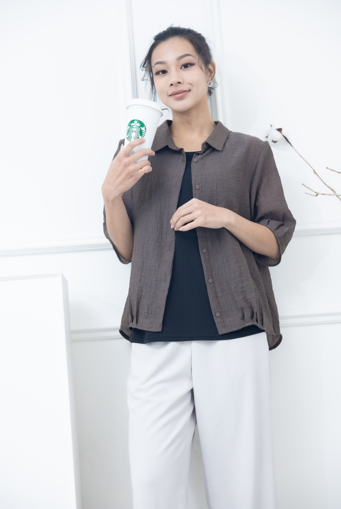 반팔 襯衫領開襟鈕釦五分袖上衣 / 深咖啡色