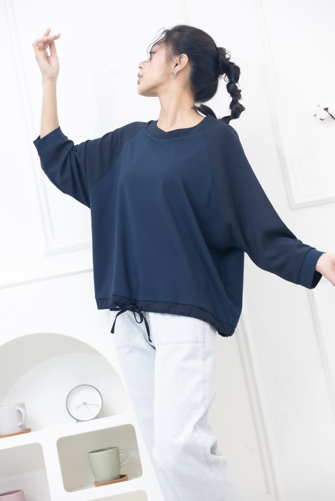 긴팔 黑色拼接下擺抽繩上衣 /藍色