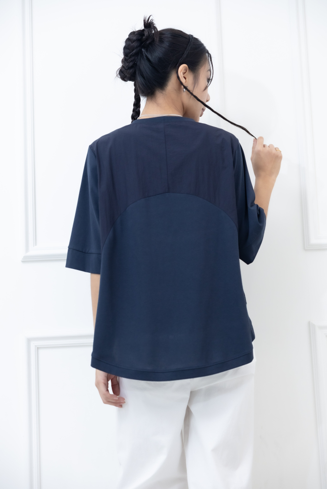 반팔 mlu mlu刺繡袖子短袖上衣 /藍色拼黑色