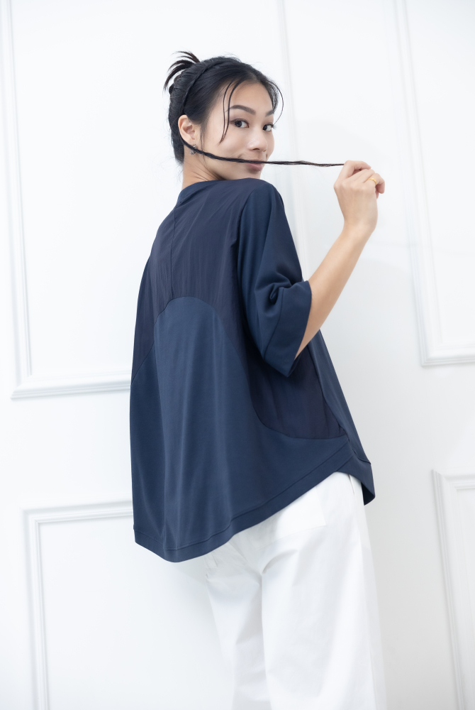 반팔 mlu mlu刺繡袖子短袖上衣 /藍色拼黑色