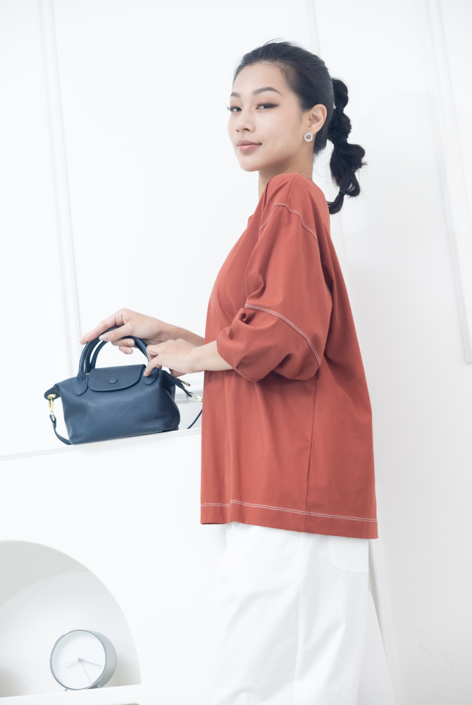 반팔 袖子下擺白色縫線五分袖上衣 / 暗橘色