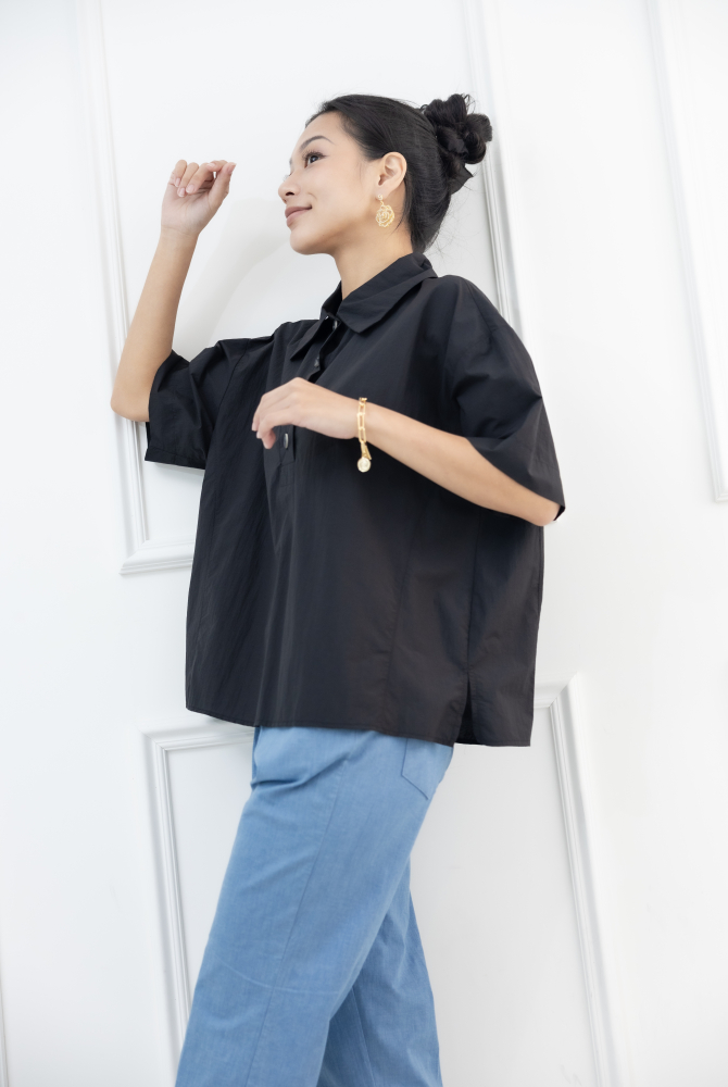 반팔 襯衫領風衣材質短袖上衣 / 黑色