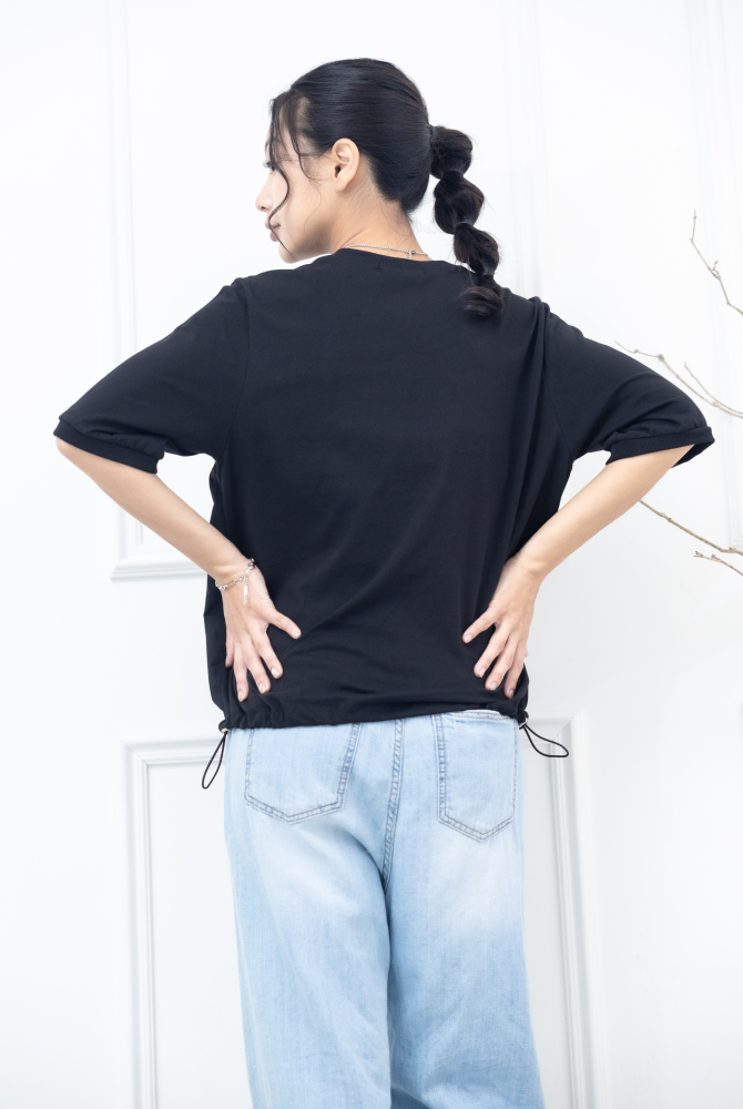 반팔 抽繩風衣材質上衣 / 黑色