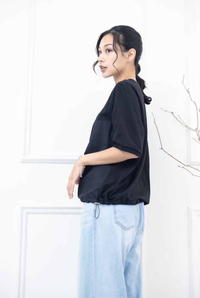 반팔 抽繩風衣材質上衣 / 黑色