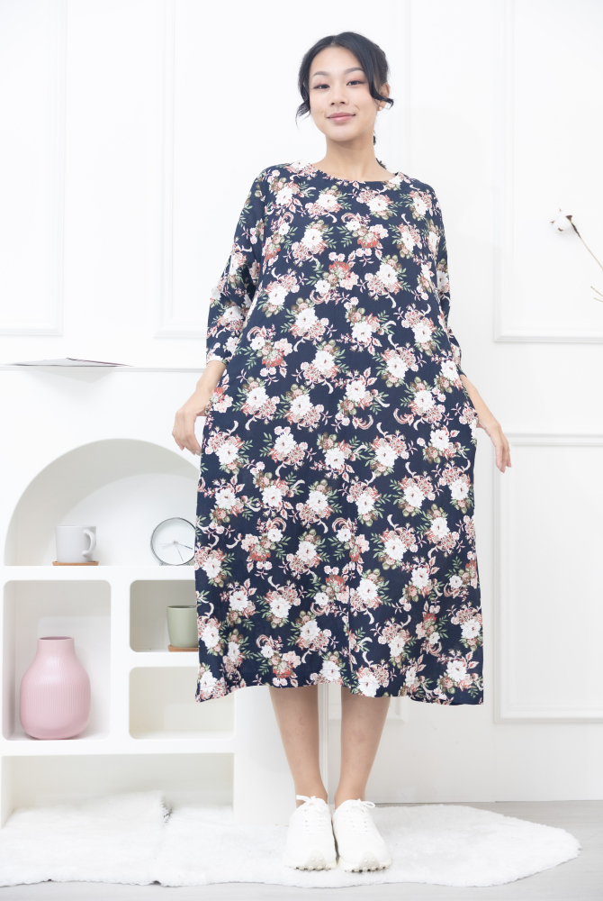 원피스 白花朵印花七分袖洋裝 / 黑色