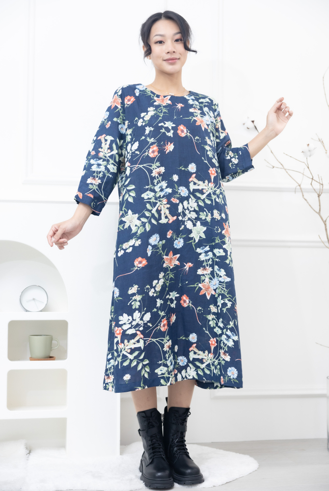 원피스 百合.雛菊印花七分袖洋裝 / 深藍色