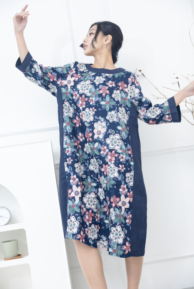 원피스 滿版花圖短袖洋裝 / 深藍色