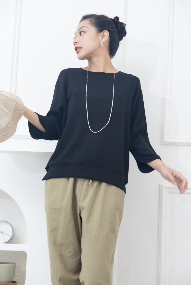 긴팔 八分袖下擺開衩素面上衣 / 黑色