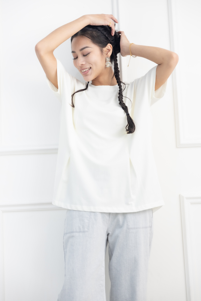 반팔 前面腰處打摺素面上衣 / 淺黃色