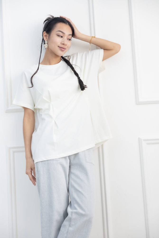 반팔 前面腰處打摺素面上衣 / 淺黃色