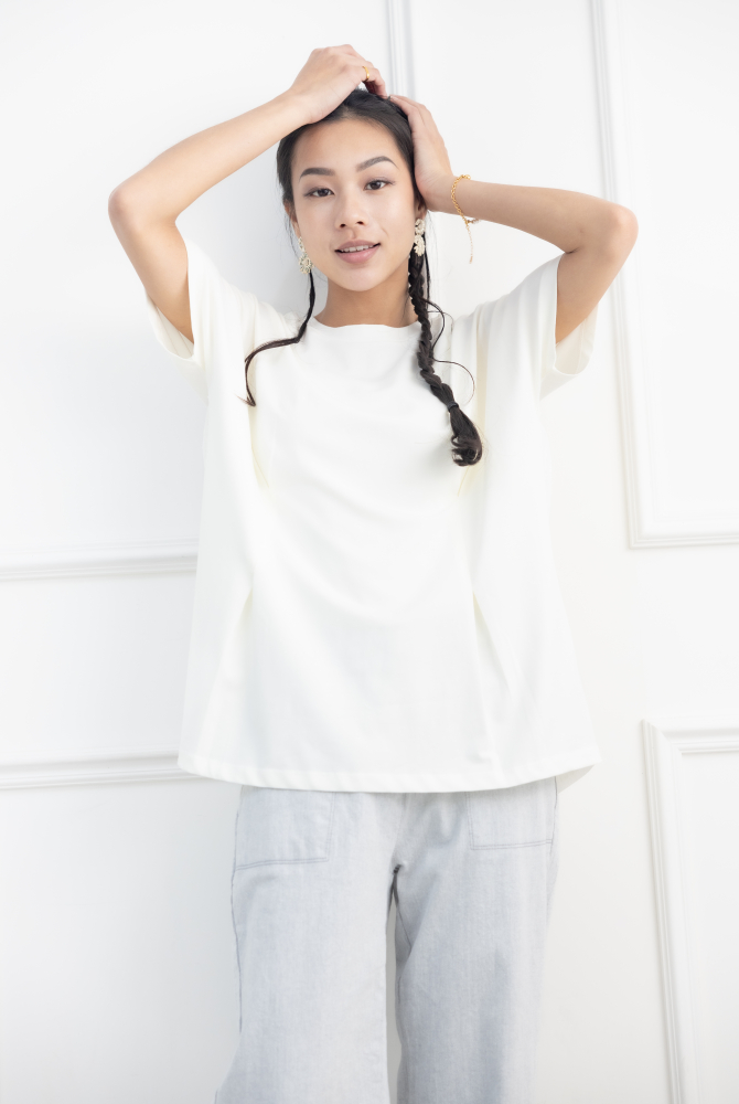 반팔 前面腰處打摺素面上衣 / 淺黃色