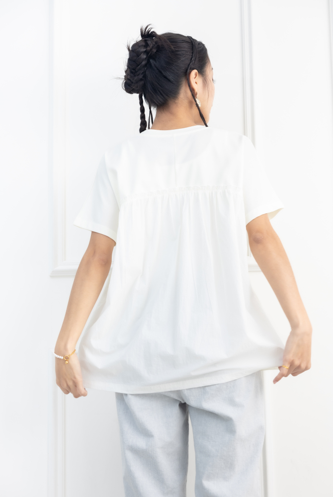 반팔 前面腰處打摺素面上衣 / 淺黃色