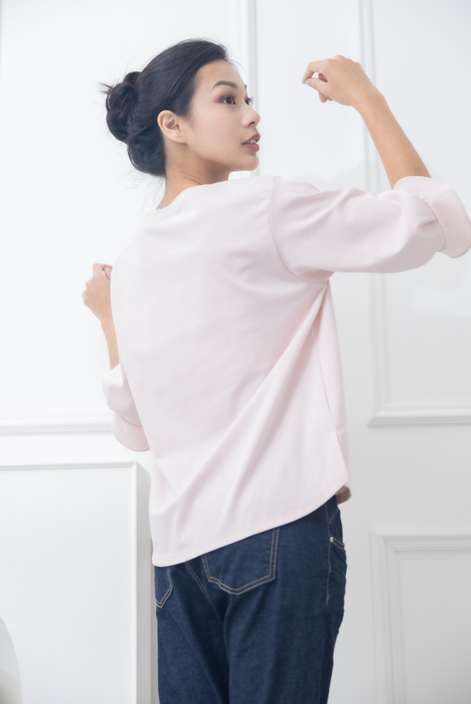 반팔 胸前枝葉方塊圖袖口特殊開衩上衣 / 粉色