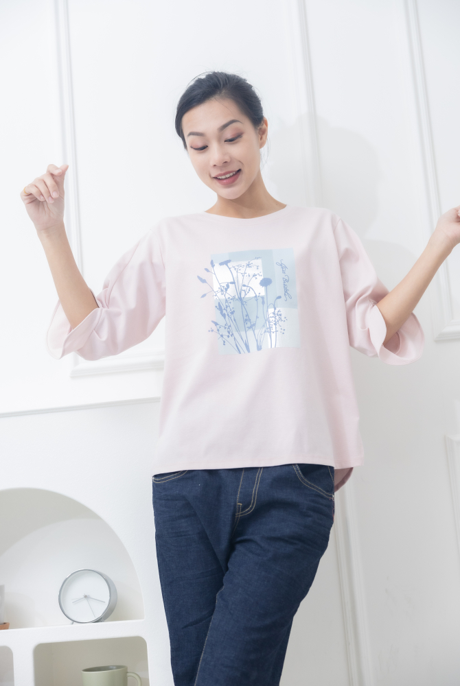 반팔 胸前枝葉方塊圖袖口特殊開衩上衣 / 粉色