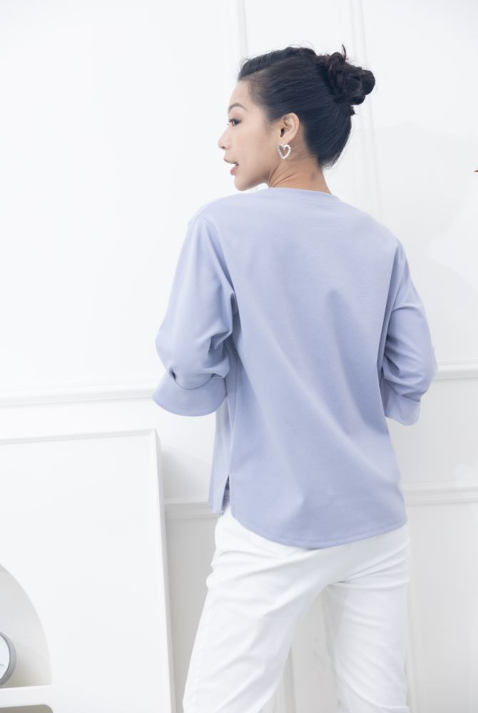 반팔 胸前枝葉方塊圖袖口特殊開衩上衣 / 藍色