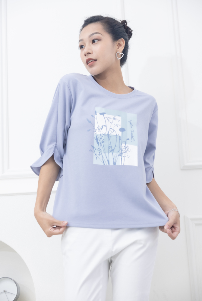 반팔 胸前枝葉方塊圖袖口特殊開衩上衣 / 藍色