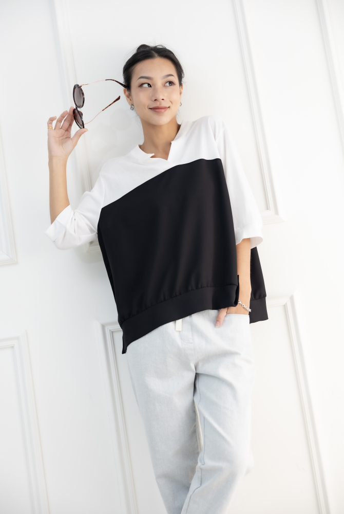 반팔 拼接白色異材質短袖上衣 / 黑色